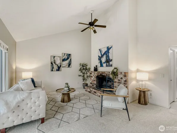 12904 126th Court NE #J302, Kirkland, WA 98034