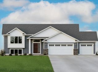 675 1st St SE, Elgin, MN 55932
