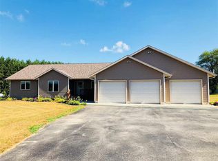 E3998 Bow And Arrow Dr, Waupaca, WI 54981