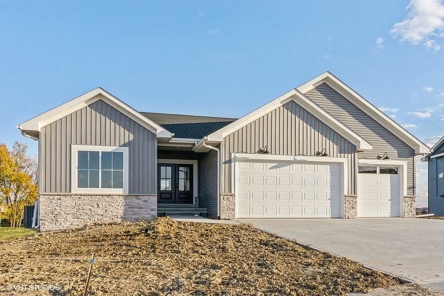 307 Ridgeway Dr, Tiffin, IA 52340 Zillow