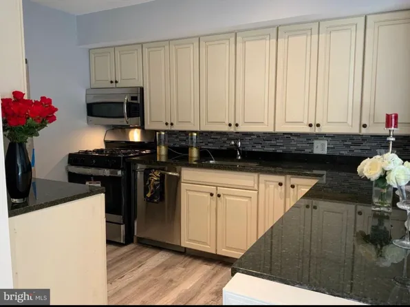 5205 Newton St APT T-1, Bladensburg, MD 20710