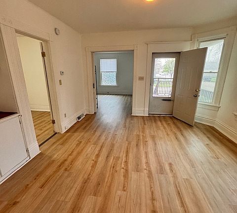 4th image of 630 Hagerer St #1