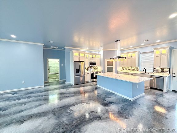 5th image of 1813 Willows Pl