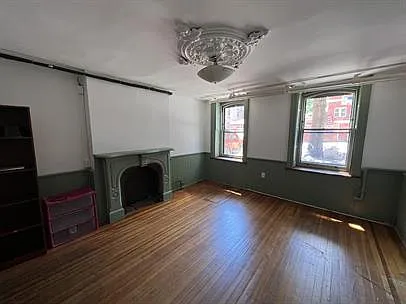 221 Lancaster St
