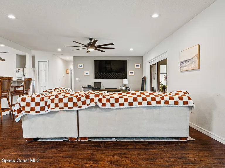 2502 Plantation Dr — Photo 6