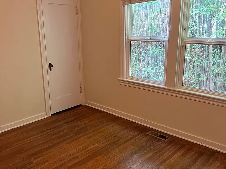 221 Wilson St — Photo 6
