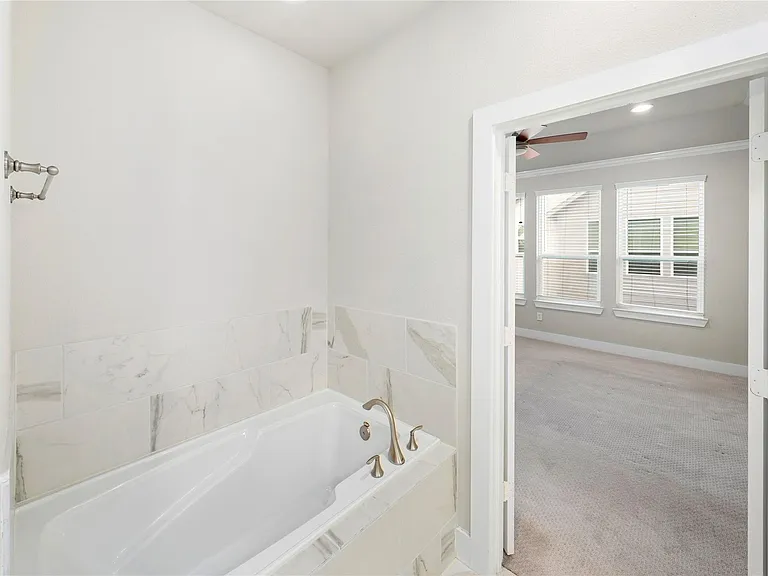 420 W 28th St #D — Photo 22