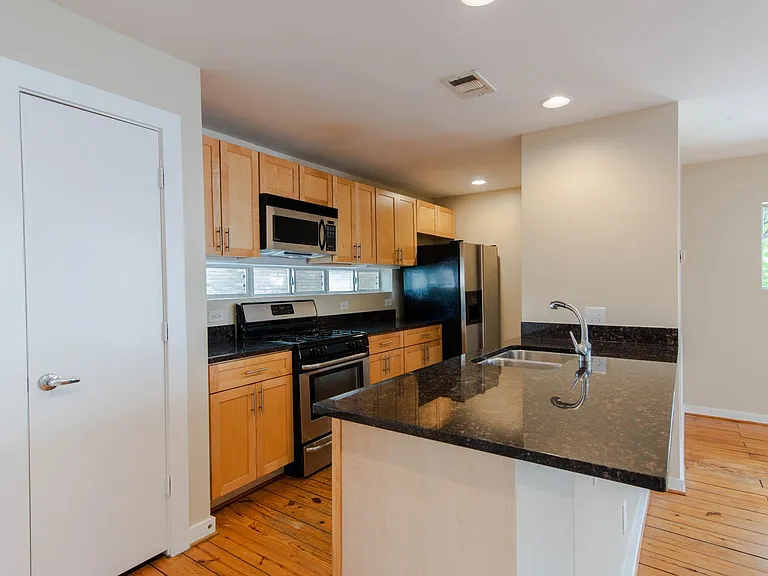 2724 Shelby Ave — Photo 11