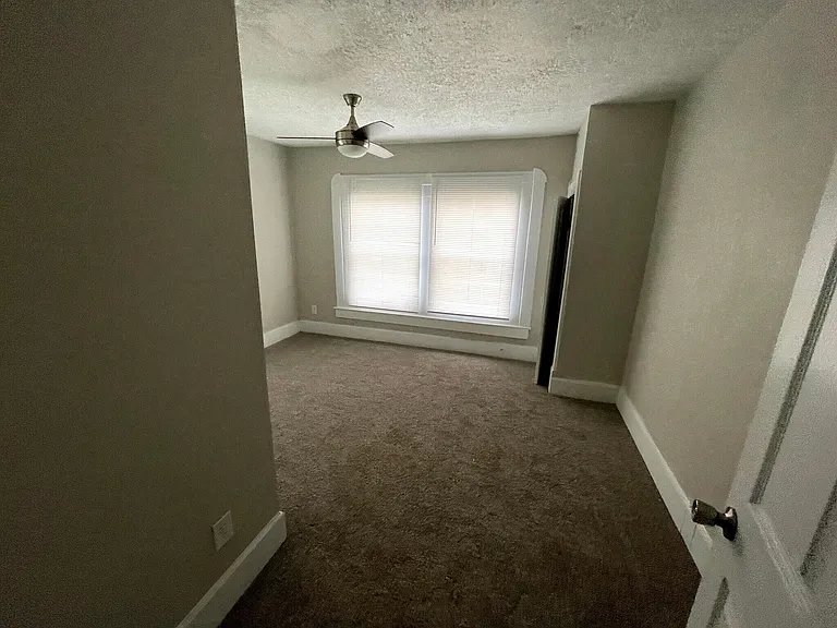 4052 Cornelius Ave — Photo 9