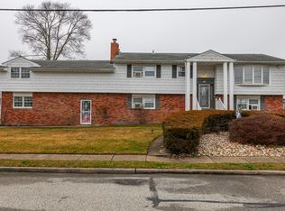 67 Roosevelt St, Islip Terrace, NY 11752