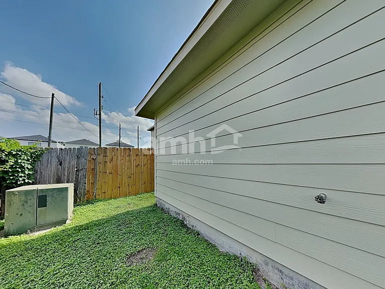 12006 Jillian Crossing Dr — Photo 17