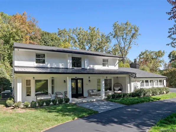4535 Grindley Ct, Bloomfield Hills, MI 48302