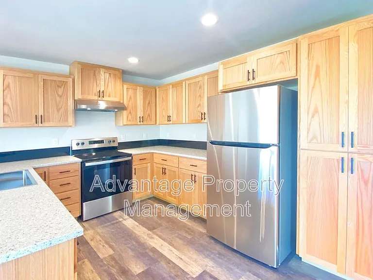 1786 S 9th St — Photo 3