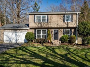 1218 Fox Run Dr, Charlotte, NC 28212
