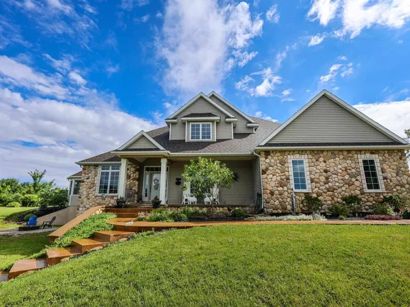 8217 Hollopeter Rd, Leo, IN 46765