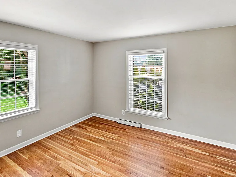 12305 Conway Rd — Photo 21