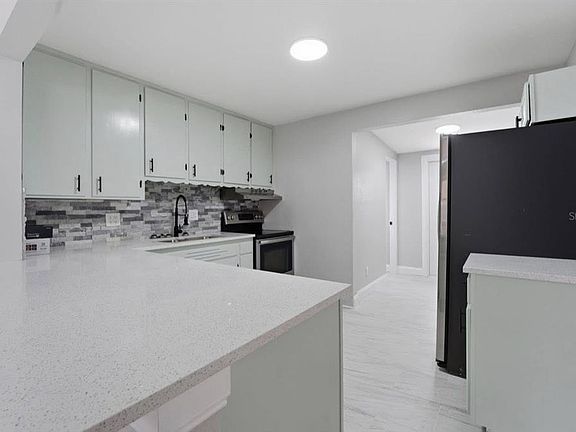 5th image of 4313 Midland Rd