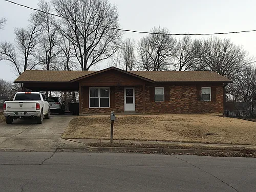 747 Sommerset Dr Photo 1