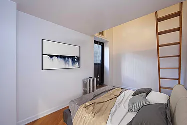 Rented by R New York