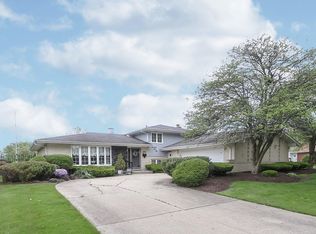 7110 Hudson St, Darien, IL