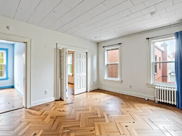 938 Troy Avenue image 3 of 24