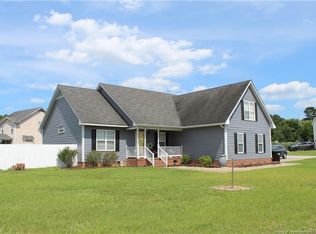 105 Cranbrook Ct, Raeford, NC 28376