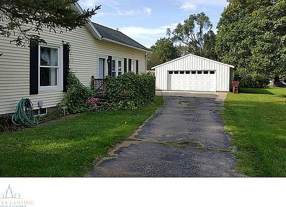 3rd image of 412 E Race St