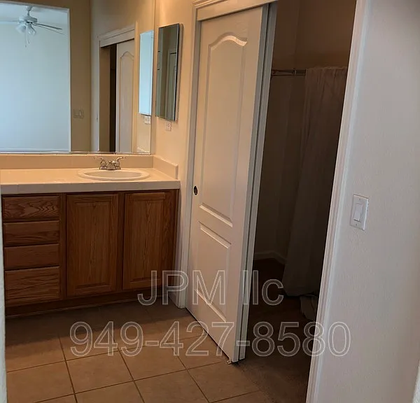 470 Shire Ct — Photo 4