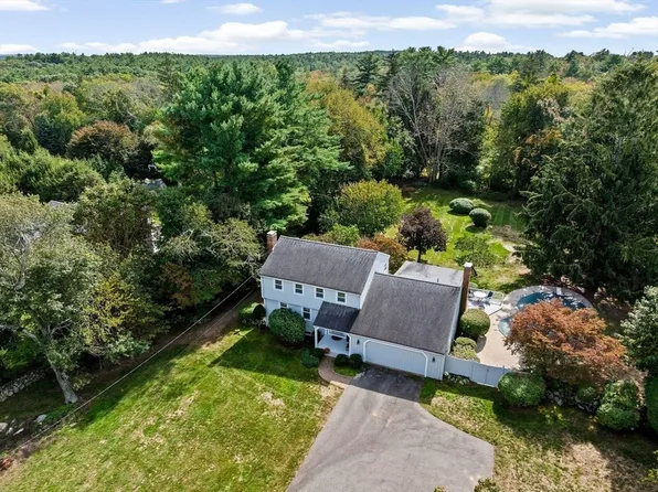 28 Riverside Dr, Norwell, MA 02061
