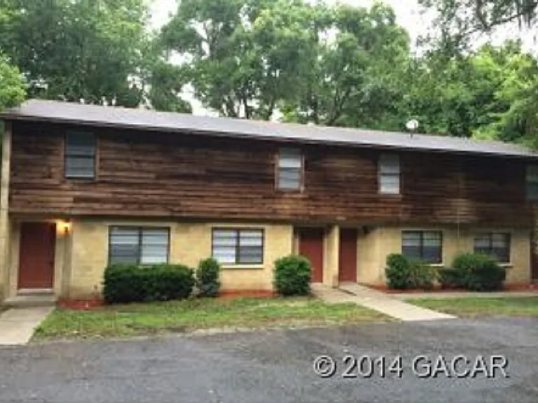 6818 SW 42nd Pl — Photo 1