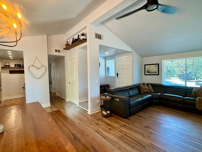 4425 Sierra Springs Dr — Photo 17