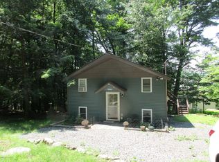 1993 Lakeview Dr E, Lake Ariel, PA