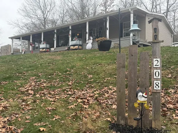 208 Velma Dr, Wellston, OH 45692