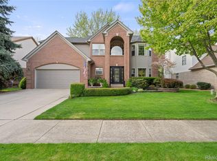 22056 Cherrywood Rd, Woodhaven, MI 48183