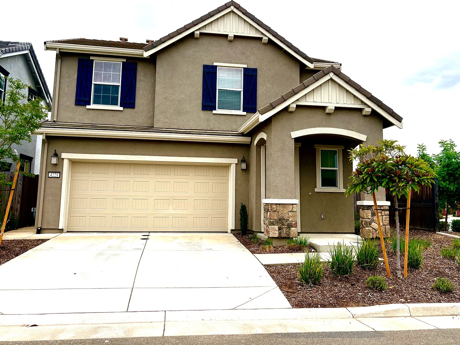 3 bed, 1655 sqft, $3,200 — Photo 1