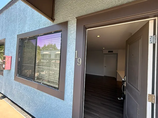 6337 Primrose Ave #9 — Photo 14