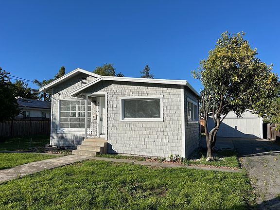2nd image of 1175 Davis St