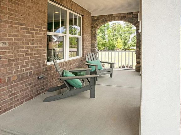 5th image of 104 Heron Cove Loop