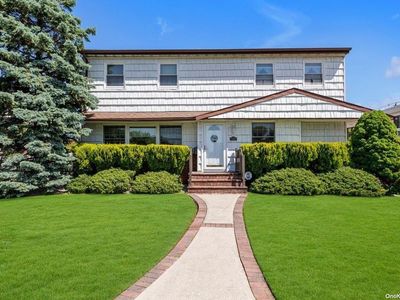 25 Columbia Road, Hicksville, NY, 11801