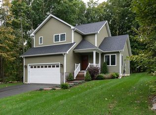 40 Chestnut Ave, Leeds, MA 01053