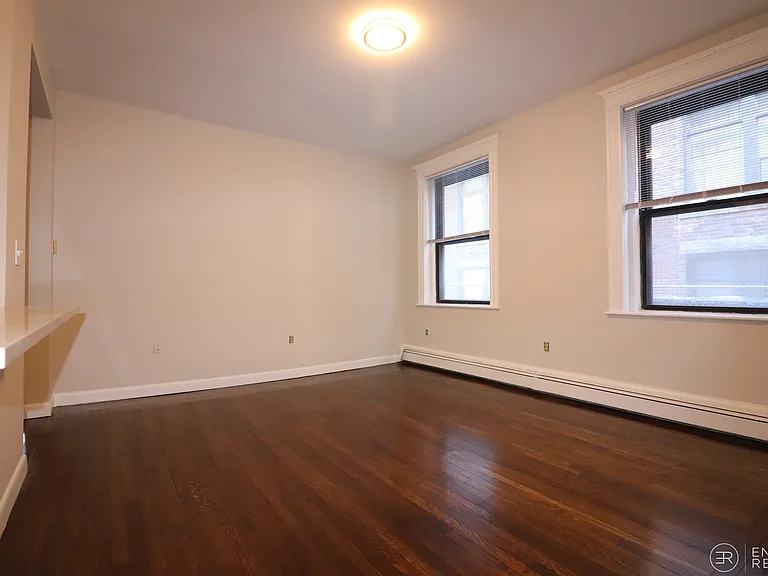 11 Stearns Rd #9 — Photo 4