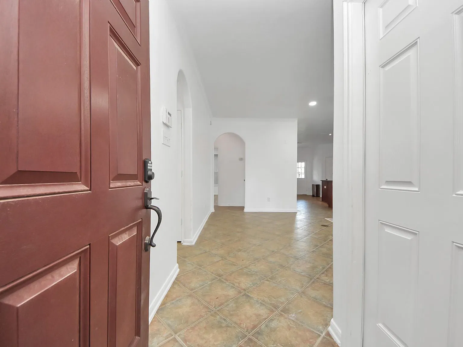 3 bed, 2.0 bath, 1480 sqft, $2,200 — Photo 2