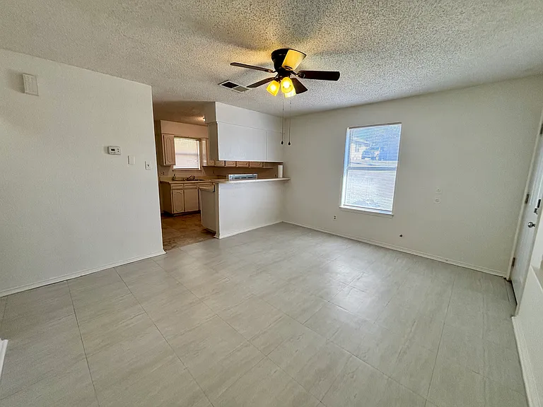 2600 NW 21st St #B — Photo 7