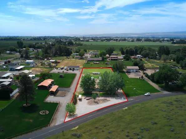 73 W Sunset Dr, Burbank, WA 99323