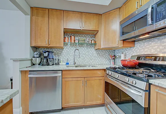 Sold by Landmarc Group | media 9