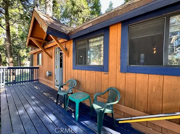 906 Big Oak Rd, Crestline, CA 92325