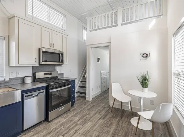 1700 El Camino Real #10, South San Francisco, CA 94080