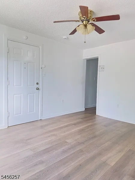 2 bed, 1.0 bath, $2,250 — Photo 3