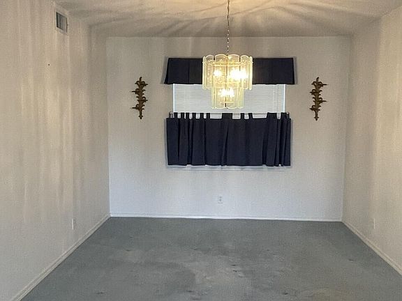 3rd image of 13 Arrowhead Ln