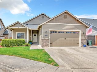 1130 S 40th Ct, Springfield, OR 97478